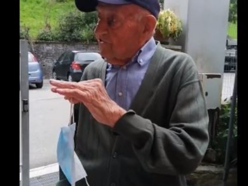 Diventa virale a 97 anni: la storia di nonno Francesco